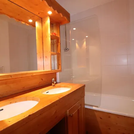 2 Pieces Avec Grand Balcon Sud, Wi-fi, Parking Et Proche Des Pistes - Fr-1-182-36 Apartment